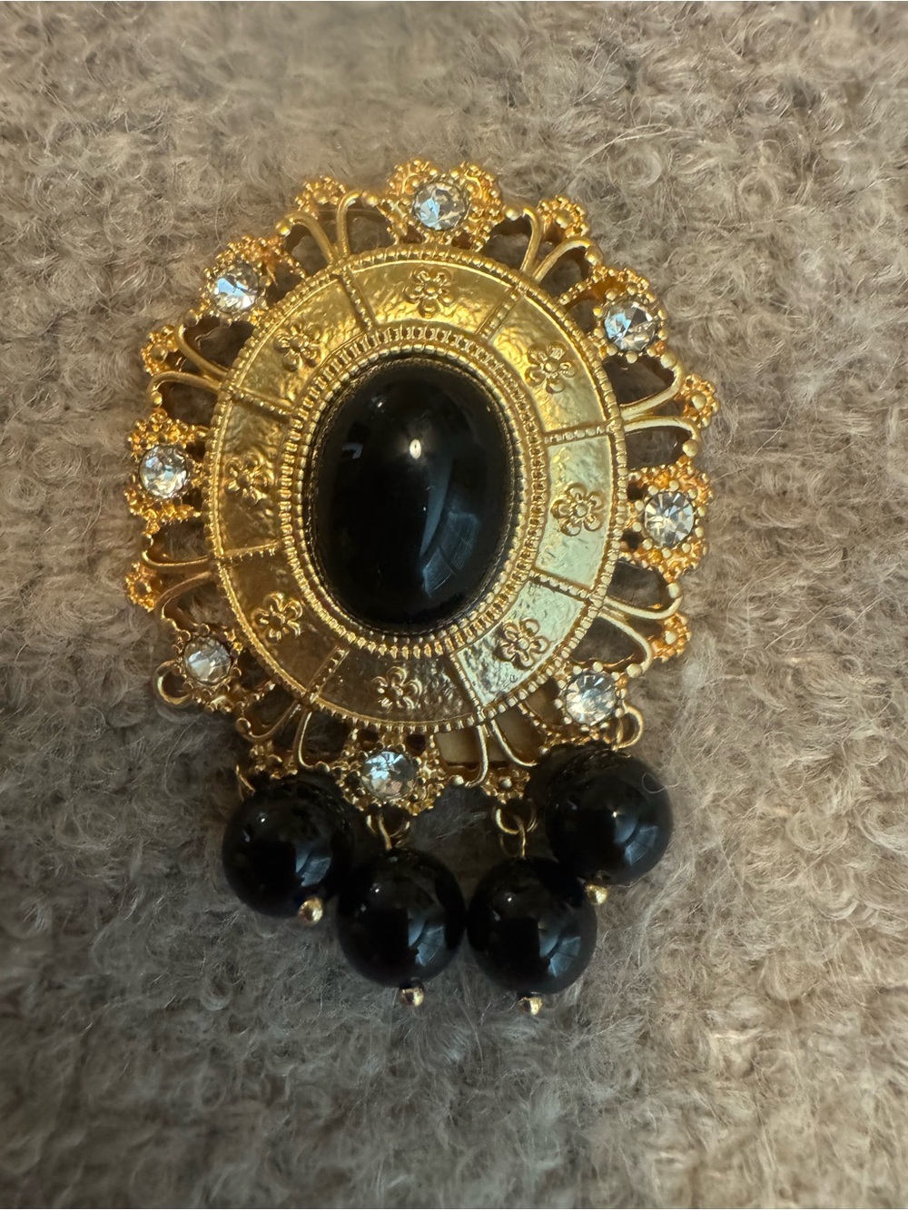 Gold and Black Vintage-Style Pendant Necklace - Unbranded
